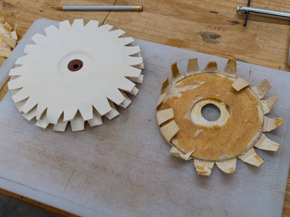 Replacing the leather covering of a plate valve, old one to the right